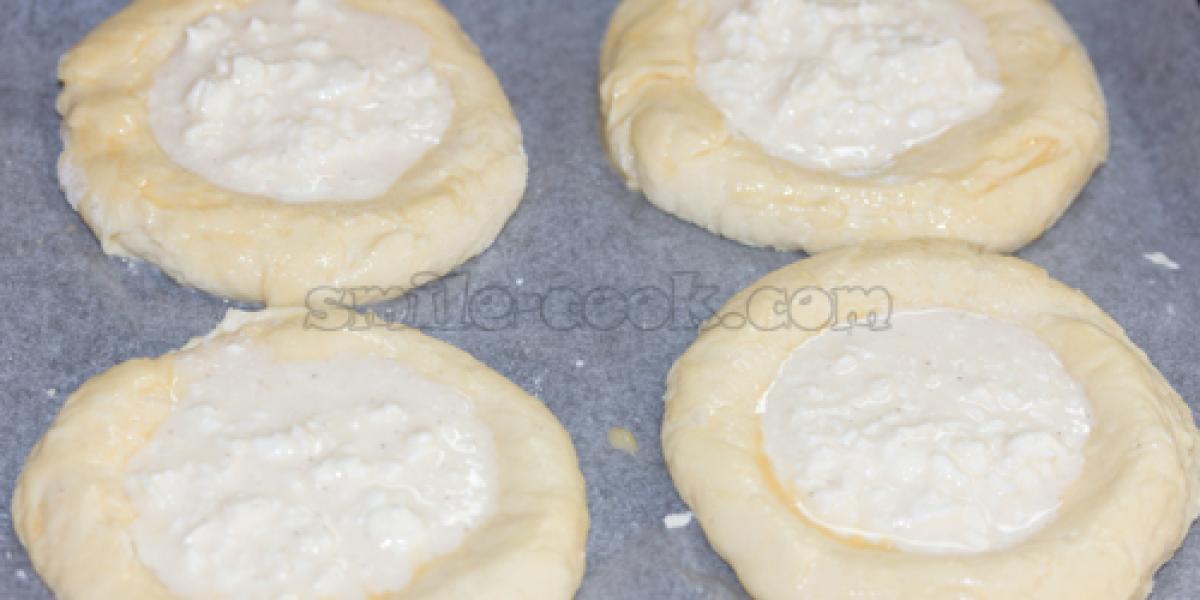 ватрушки з сирною начинкою ватрушки з сирною начинкою