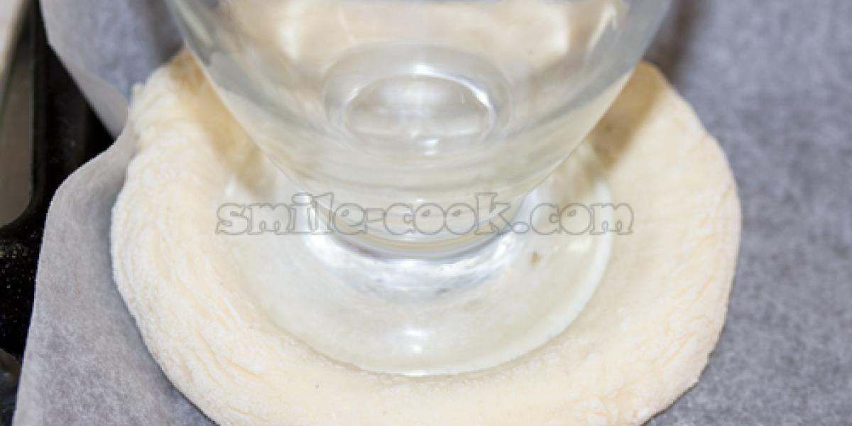 заготовка з тіста для ватрушки заготовка з тіста для ватрушки