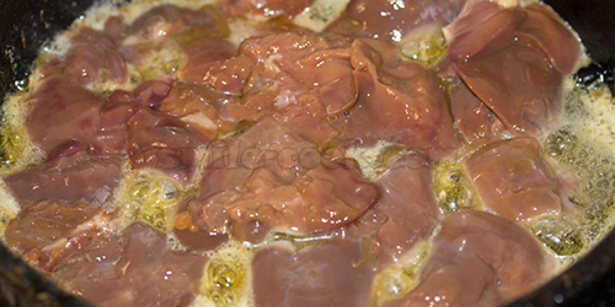 печінка на сковороді печінка на сковороді